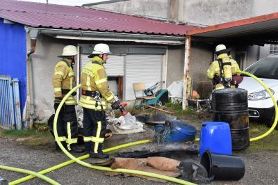Nuertingen-Reudern: Brandalarm bei einem Autohaendler an der Nuertinger Strasse